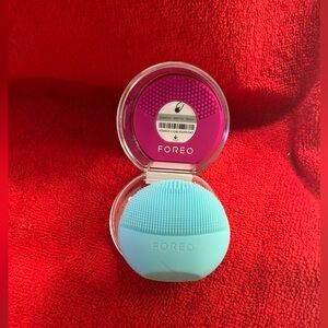 Foreo  LUNA facial cleansing device (unused)